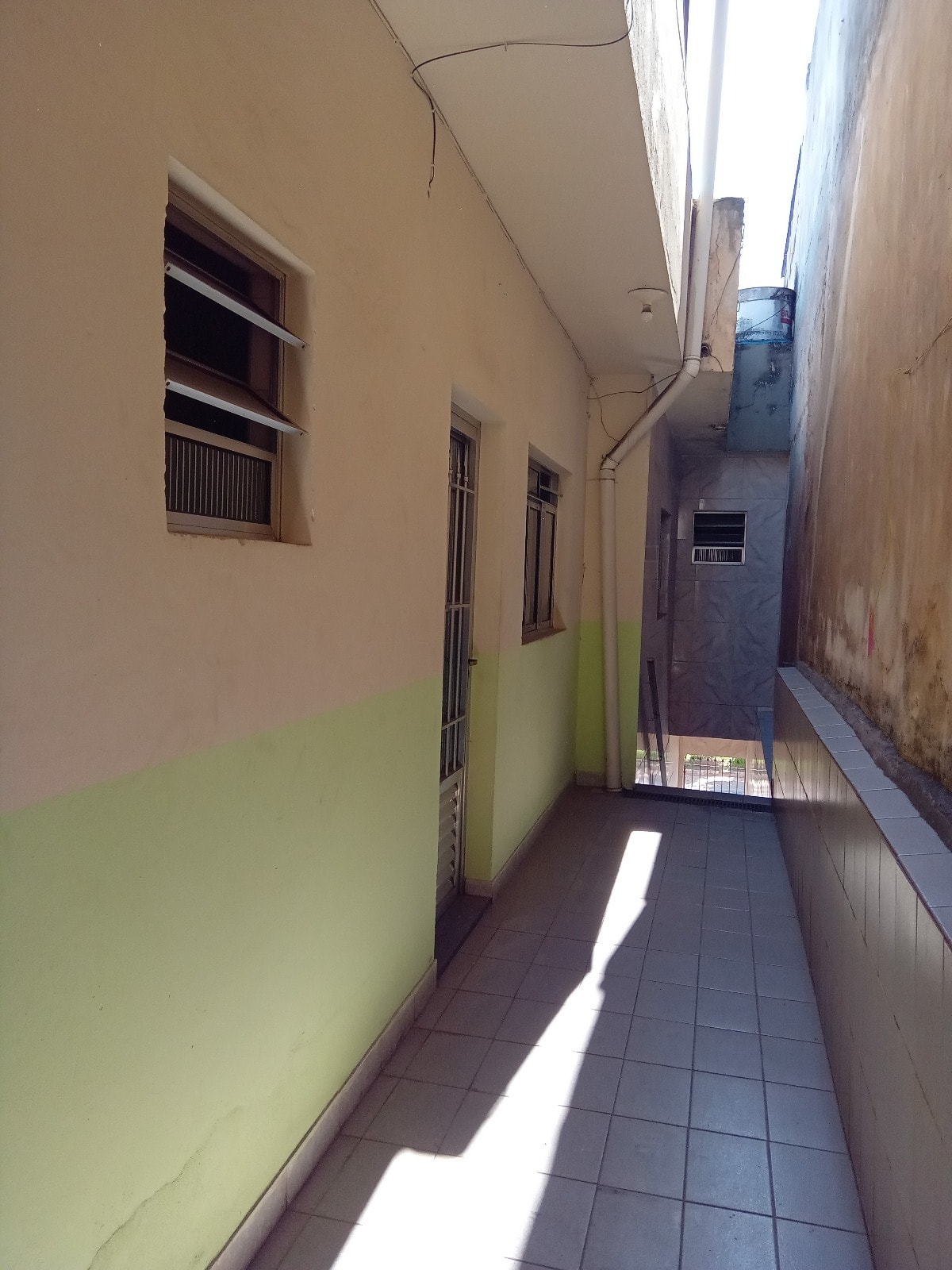 Casa espaçosa de 5 quartos com quintal em Jardim Tietê
